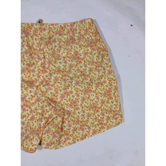 L.L. Bean Favorite Fit Pull On Shorts - Picture 6 of 9